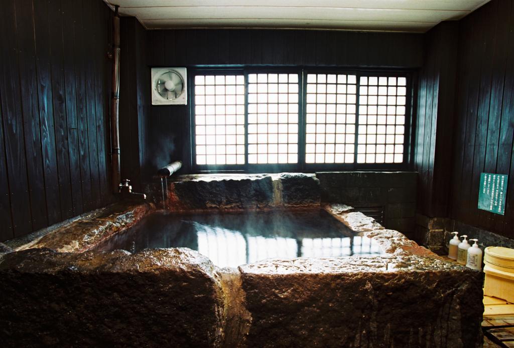 Отель Oyado Kurokawa Асо Экстерьер фото